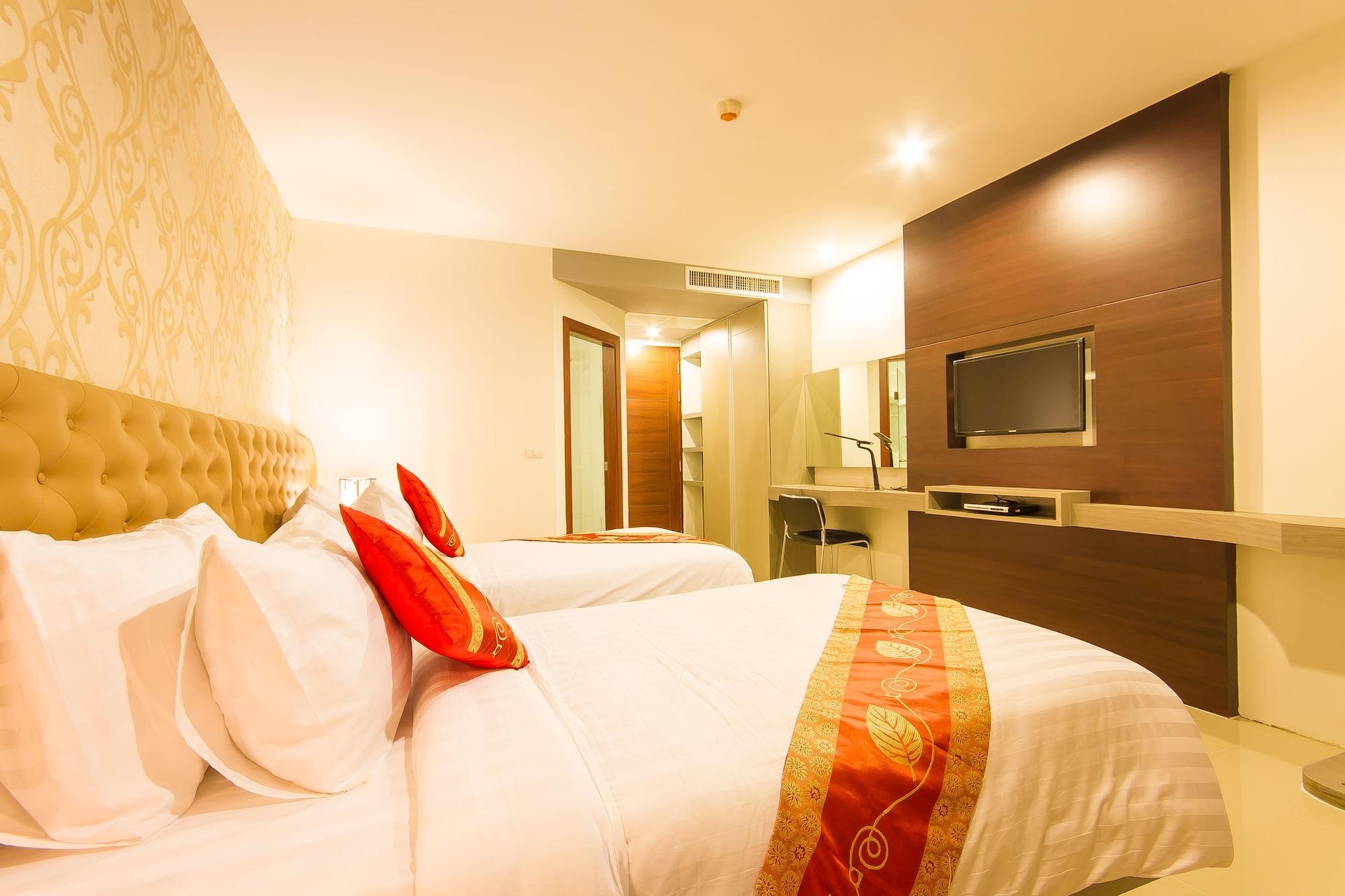 Hemingways Silk Hotel Patong Esterno foto
