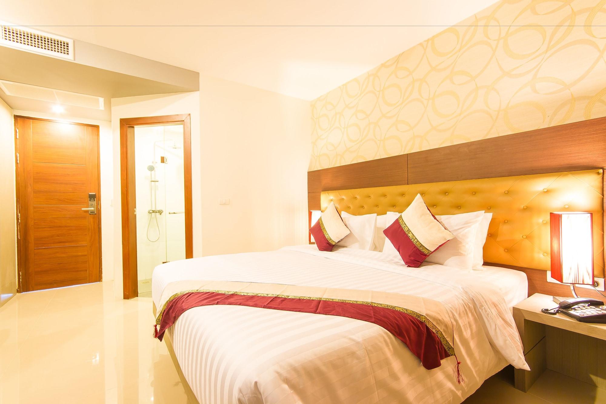 Hemingways Silk Hotel Patong Esterno foto
