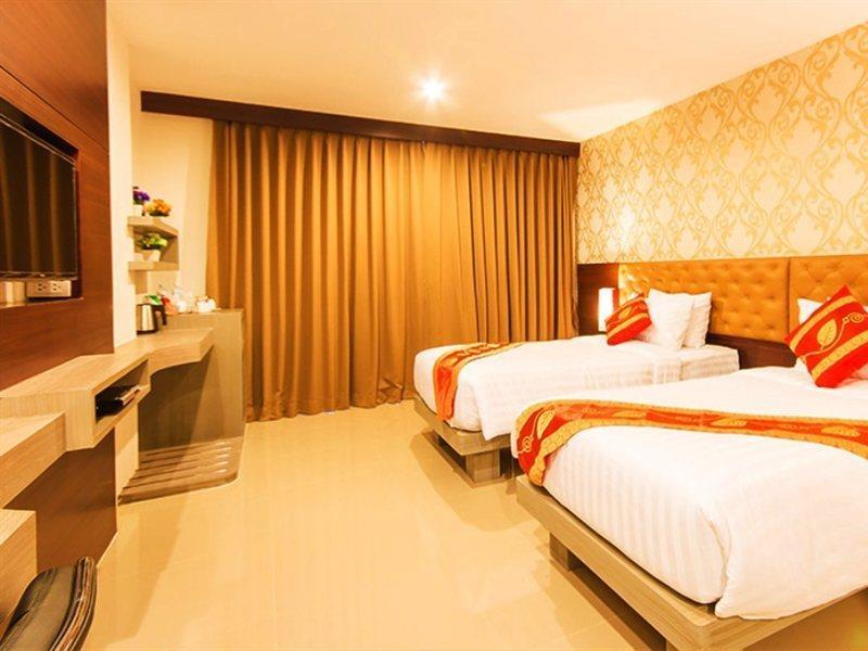 Hemingways Silk Hotel Patong Esterno foto
