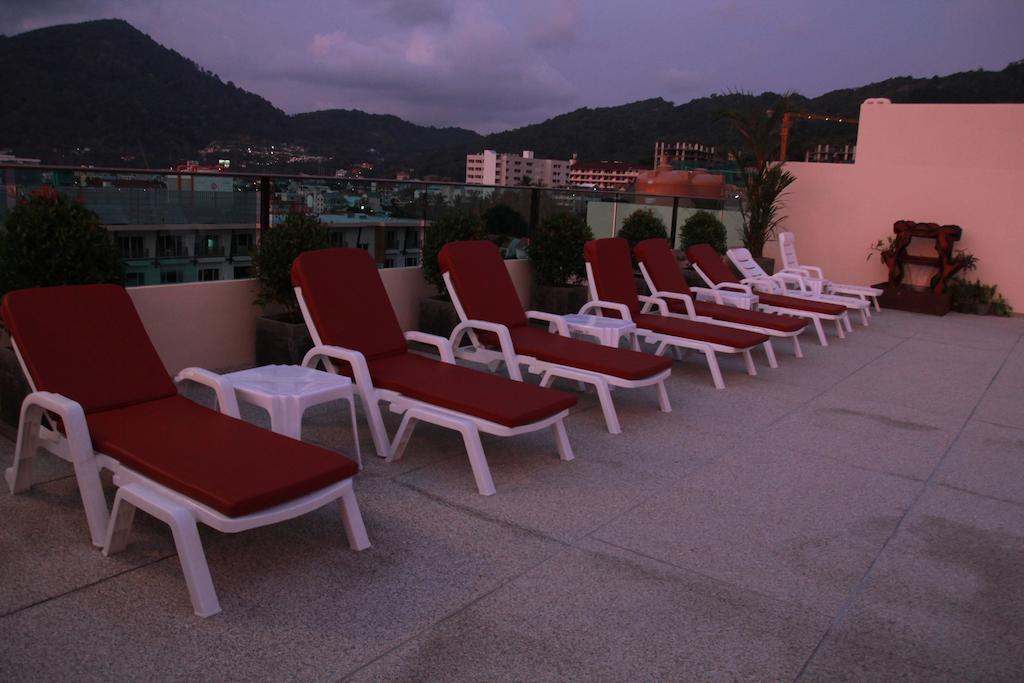 Hemingways Silk Hotel Patong Esterno foto
