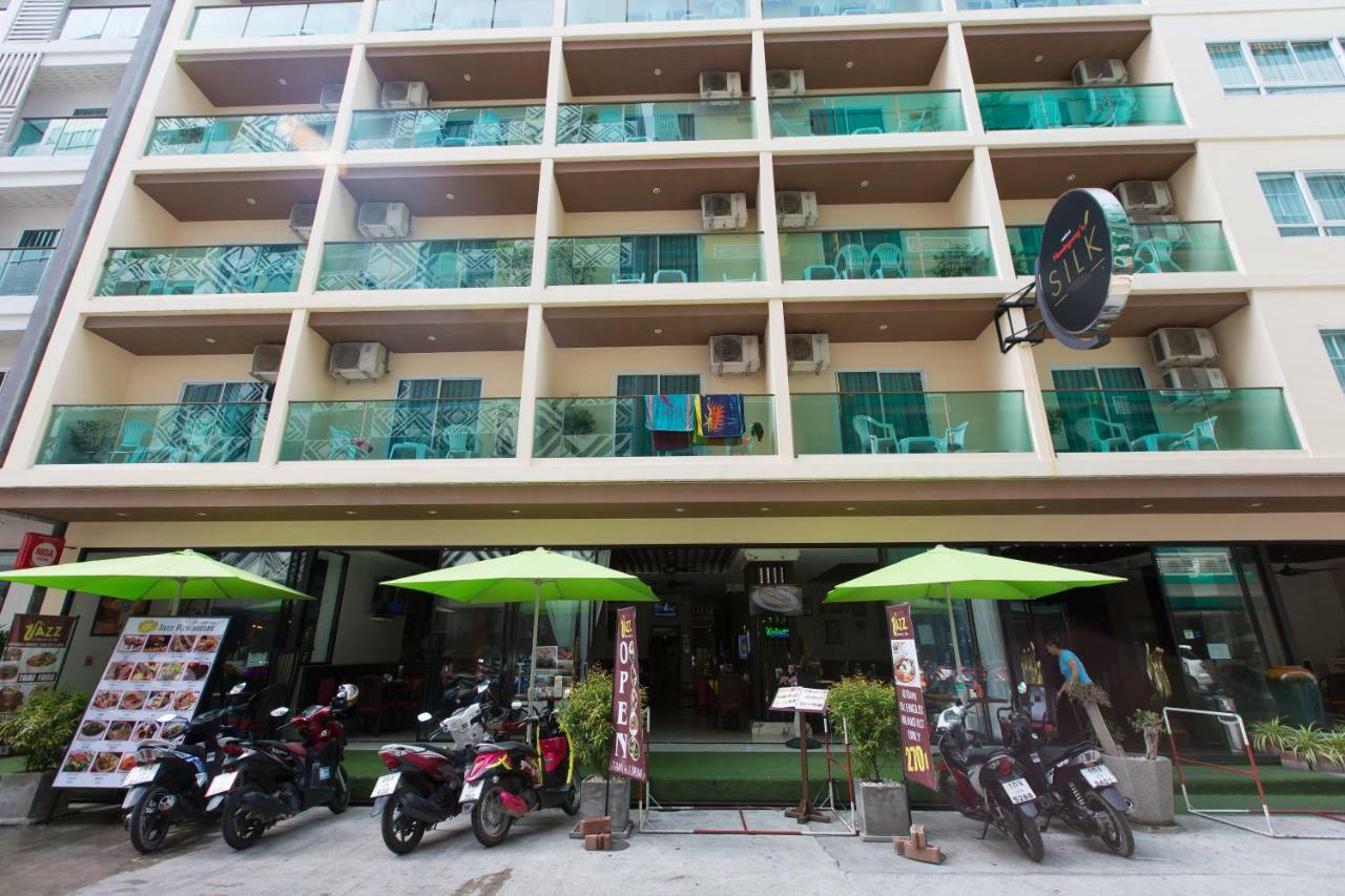 Hemingways Silk Hotel Patong Esterno foto