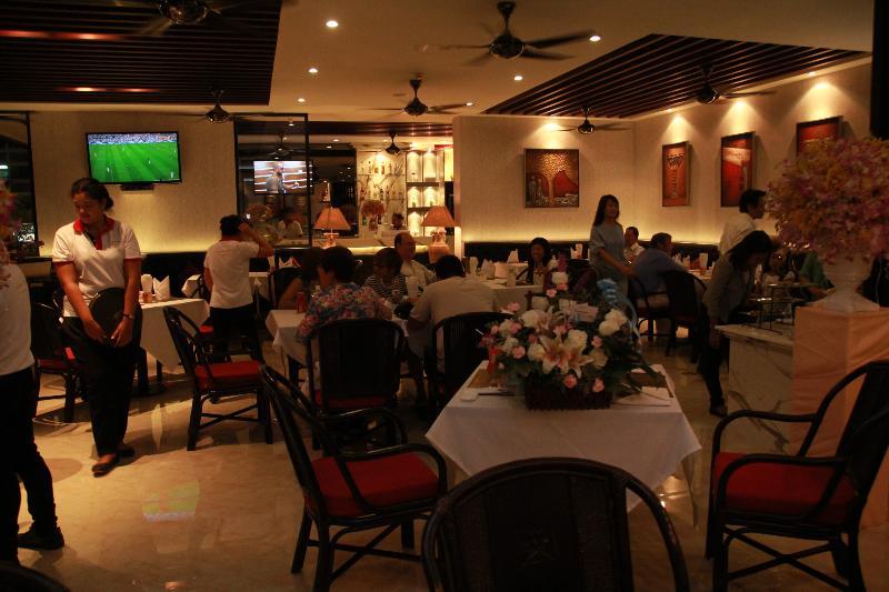 Hemingways Silk Hotel Patong Esterno foto