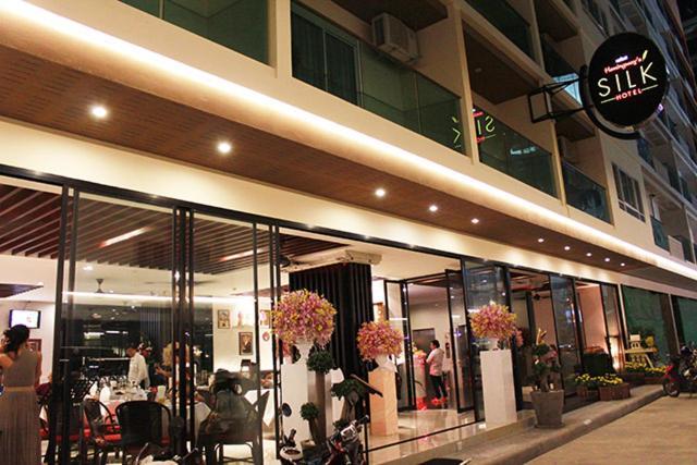 Hemingways Silk Hotel Patong Esterno foto