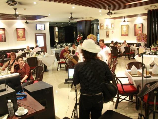 Hemingways Silk Hotel Patong Esterno foto